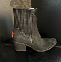Load image into Gallery viewer, Marco Delli Boots - Nash Black Suede

