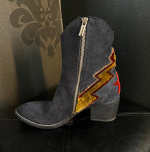 Load image into Gallery viewer, Marco Delli Flash Boots - Navy Suede
